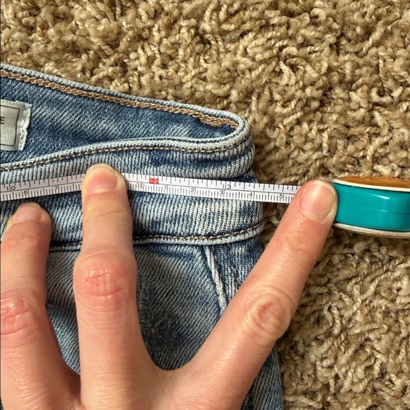 KanCan Flare Jeans button-fly with Distressed Hem - Picture 7 of 7